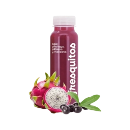 zumo de açaí, pitahaya, plátano y manzana